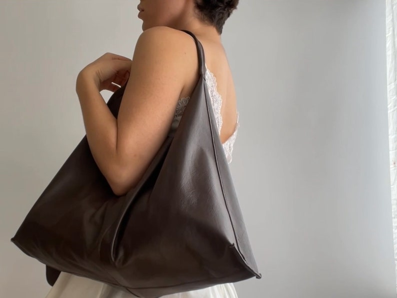 Leather Slouchy Bag Pattern: DIY Everyday Big Tote Bag with Pouch (PDF Instructions) image 6