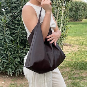 Leather Slouchy Bag Pattern: DIY Everyday Big Tote Bag with Pouch (PDF Instructions) image 5