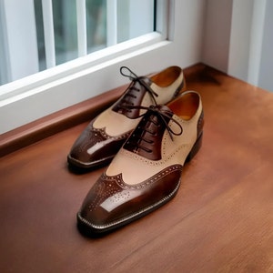 Sapatos brogue masculinos de couro branco e marrom feitos à mão, sapatos com sola de couro, vestido de casamento formal para escritório, sapatos italianos personalizados
