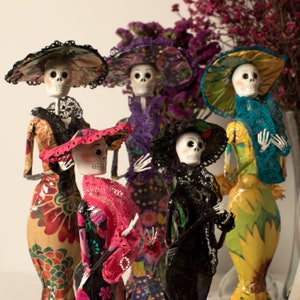 Catrina-schedelbeeldje, decoratief standbeeld Dia de los Muertos Dag van de Doden