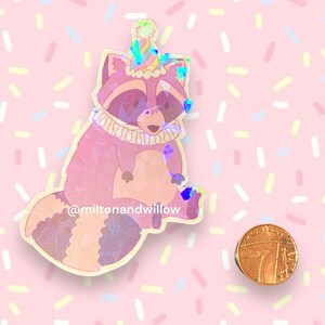 Pegatina de mapache de fiesta - Pegatina holográfica de mapache payaso morado cortada a mano