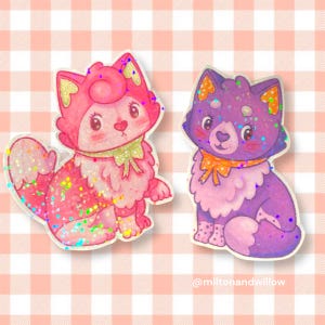 Ensemble d'autocollants chat doudou - kitsch kawaii vintage chatons roses pastel et violets en noeuds papillon arc-en-ciel holographique fait main autocollant lot de 2
