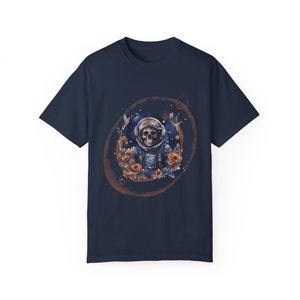 Father’s Day Space Shirt – Skull Astronaut Dad Tee, Gift for Galaxy Loving Dads, Dark Aesthetic Sci-Fi T-Shirt, Cosmic Papa Shirt