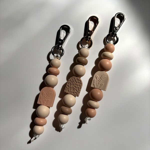 Keychain | Silicone beads | Flowers | Inspired by clay | Neutral | Accessories | Gift Ideas | Mom | Friend | Teacher