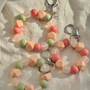 Pulsera de rosa | Pulsera llavero | Perlas de silicona | Coqueta | Confeti | Accesorios | Ideas de regalos | Mamá | Amigo | Maestro