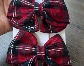 Pair of classic Christmas bows without embellishments!