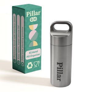 Pillar Go – Brelok ze stali nierdzewnej z uchwytem na tabletki | Pudełko na tabletki z recyklingowanego metalu do podróży