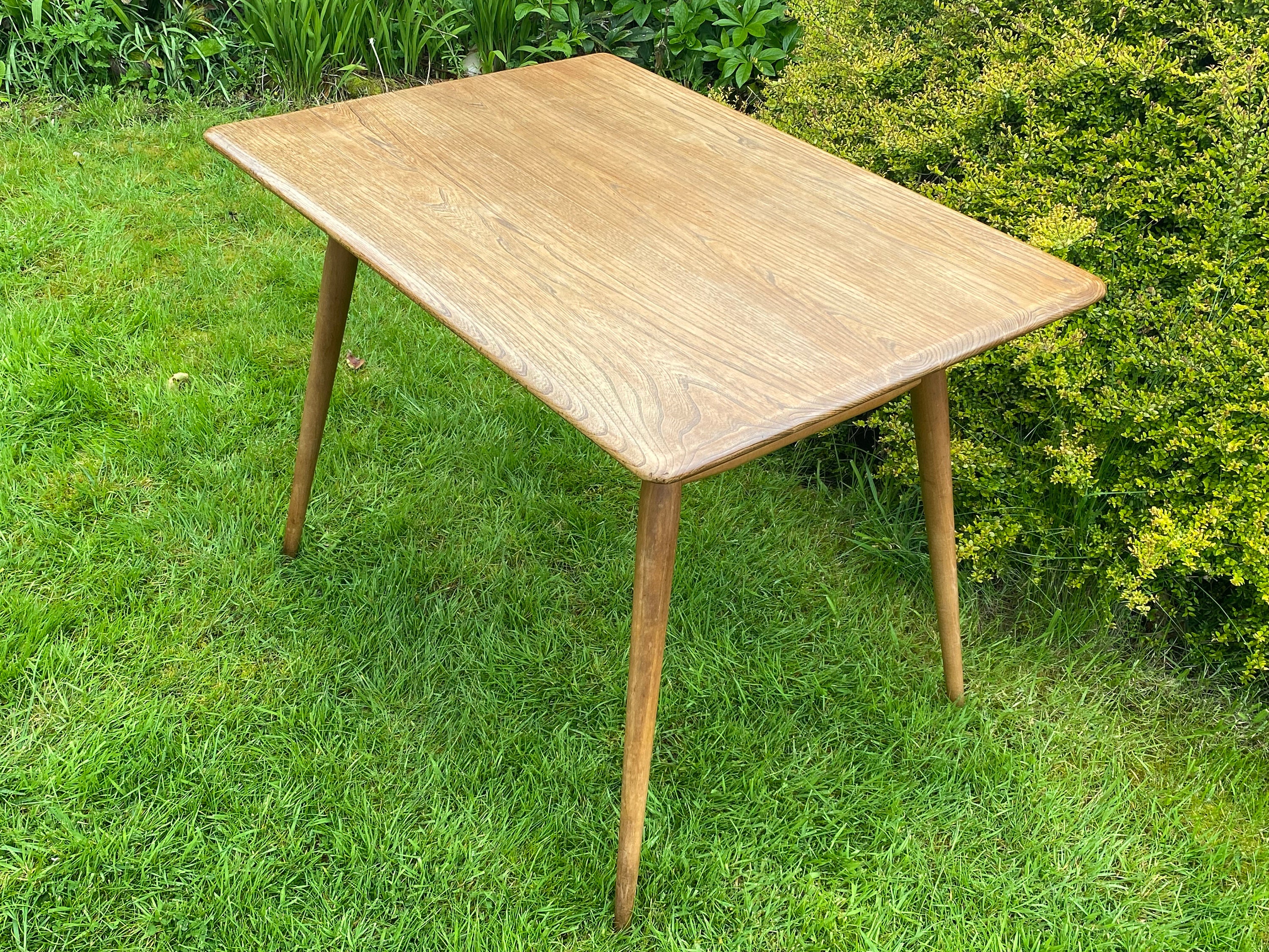 ERCOL  model 393 テーブル ERCOL model 393 テーブル