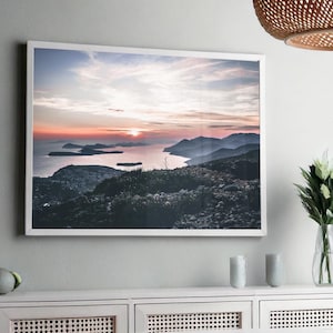 Stampa tramonto Croazia, decorazione città vecchia, arte murale di Dubrovnik, poster stampabile della città, tramonto rosa, foto del Mediterraneo, Game of Thrones