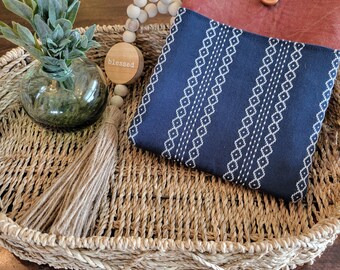 book sleeve, padded book sleeve, gift for book lovers, book sleeve with pocket