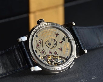 Ritrovamento raro: A. Lange & Söhne Lange 1 in oro bianco con affascinante quadrante blu - Il sogno di un collezionista