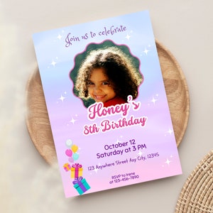 Modèle d'invitation d'anniversaire de couleur dégradé rose, violet et bleu scintillant entièrement modifiable de 5 x 7 po avec photo pour enfants, téléchargement numérique instantané