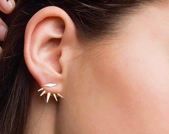 Pendientes Ear Jacket con pinchos: modernos y minimalistas. Ear Jackets geométricos.