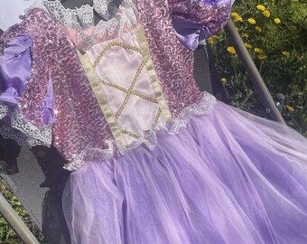 Weelderige Raponsje prinsessenjurk & tiara - Royal Purple Ball-kostuum voor meisjes - Magische verjaardagscosplay