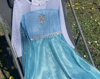 Elegante abito da principessa Elsa per ragazze - Abito cosplay realizzato a mano per compleanno e carnevale a tema Frozen con design a fiocchi di neve