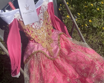 Robe de princesse Aurora - Robe rose fabriquée à la main pour fille 3 à 10 tonnes avec accessoires royaux