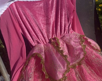 Aurora Prinzessinnenkleid – Handgefertigtes rosa Kleid für Mädchen 3–10 Jahre mit königlichen Accessoires