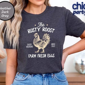 カスタムファームフレッシュエッグチキンファームTシャツ、ファームフレッシュエッグチキンシャツ、毎週末フレッシュエッグシャツ、面白いチキンTシャツ、チキンファーム