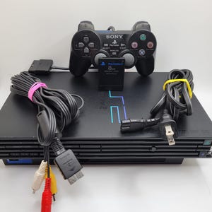 Playstation 2 (PS2) Fat Tous les branchements | Entièrement restauré et testé | Prêt à jouer | Carte mémoire Sony 8 Mo pour contrôleur OEM Dualshock noir | NTSC