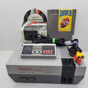 Restored Nintendo NES System w/ Super Mario Brothers 3 SMB3 , OEM Controller