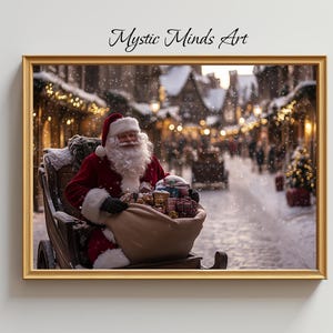 Puede incluir: Santa Claus con un traje rojo, barba y gorro blancos, está sentado en un trineo lleno de regalos envueltos. Se encuentra en un entorno nevado y festivo con luces de Navidad y decoraciones.