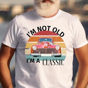 Retro Car Graphic Tee: Vintage Classic Car Shirt