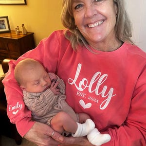 Comfort Colors ® Custom Embroidered Sweatshirt - Grandmother Sweatshirt with Children Name - Personalized Grandma Sweater - New Nana Gift