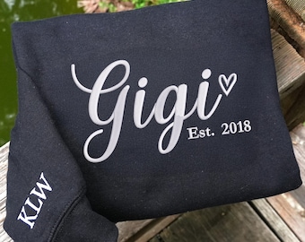 Sweatshirt Gigi brodé personnalisé - Pochette petit-enfant personnalisée - Cadeau grand-mère