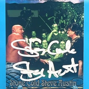2003 Fleer WWE Aggression - #35 Stone Cold Steve Austin Ex-Mt Autographed Card w/ Coa