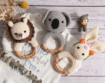 Hochet animal personnalisé au crochet, anneau en bois avec nom, hochet en bois pour bébé, cadeau de baby shower, jouet Montessori, anneau de dentition, cadeau nouveau-né