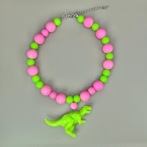 Collar reciclado de juguete Kidcore Kawaii de Jurassic Park con diseño de dinosaurio de neón ácido para fiesta, regalo