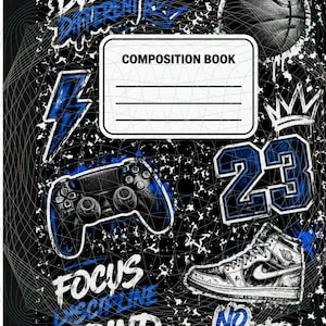 Könnte beinhalten: Ein schwarz-weißes Notizbuch mit gesprenkeltem Muster und blau-weißen Grafiken, darunter ein Basketball, ein Videospiel-Controller, ein High-Top-Sneaker, ein Blitz, eine Krone, die Zahl 23 sowie der Text BUILT DIFFERENT, FOCUS, DISCIPLINE, GRIND und NO EXCUSES.