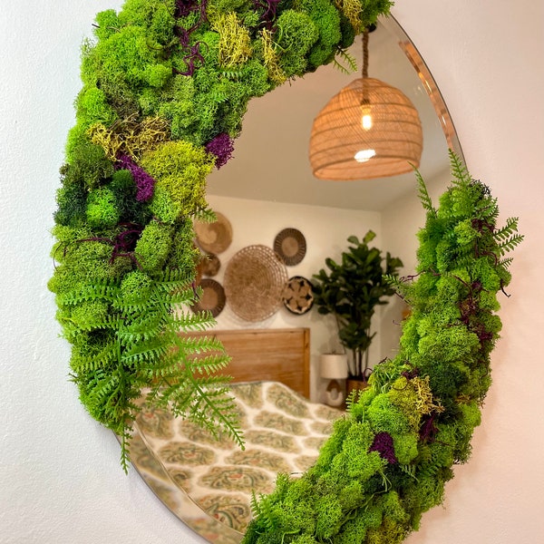 Oval wall mirror moss and ferns