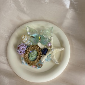 Ocean-Themed Fridge Magnet – Handmade Beach Decor with Seashells, Pearls & Starfish – Unique Coastal Gift Idea