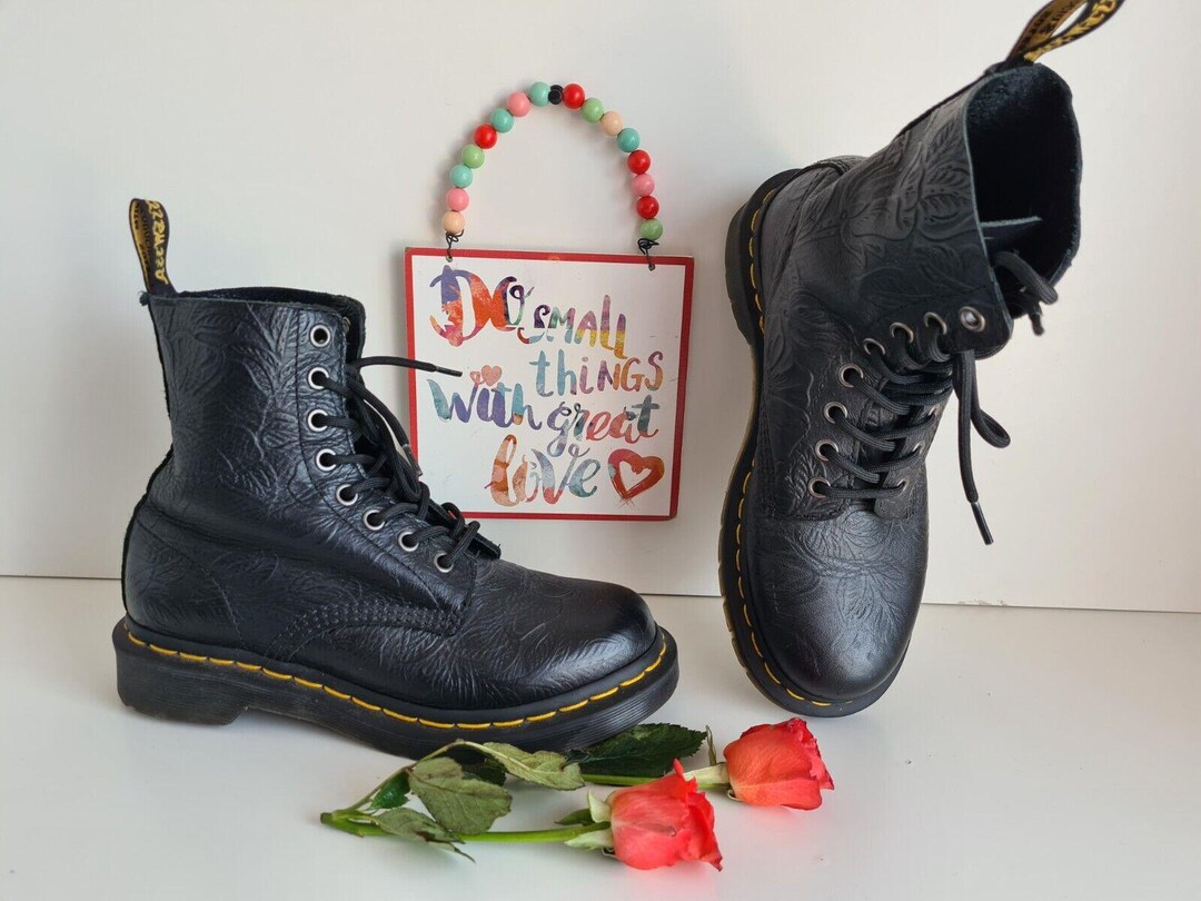 Dr Doc Martens 1460 Hole Pascal Emboss Floral Ankle Black