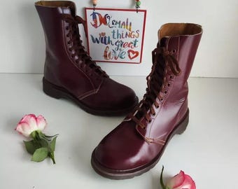 Dr Martens Hawkins Astronauts 1490 11 Hole Red England