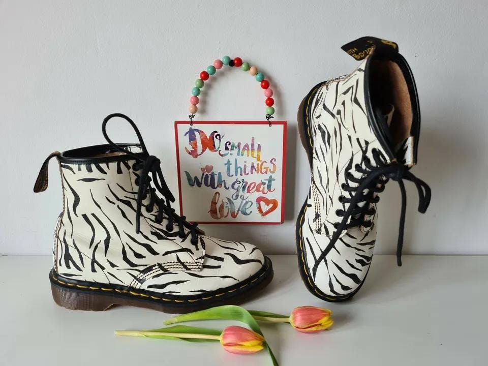 Dr Doc Martens Zebra 1460 8 Hole England Black White Boots Dr Doc Martens Zebra 1460 8 Hole England Black White Boots