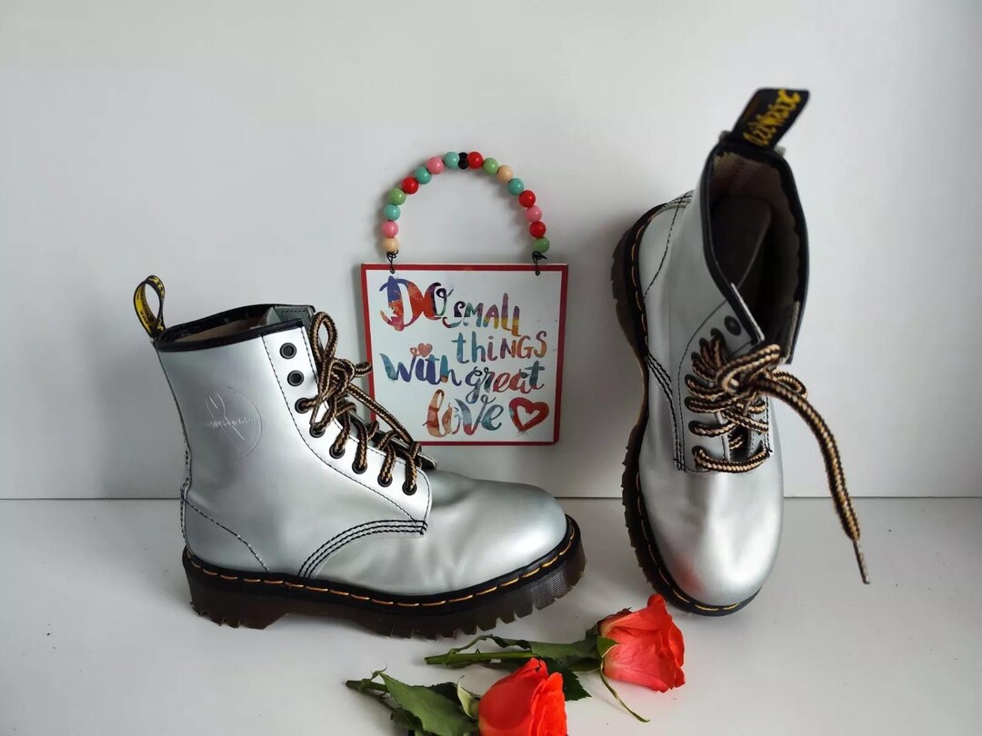 靴 Dr. Martens vintage1460boots England UK5 Vintage Dr Martens 1460 Silver Boots, UK 5, England Made - Etsy