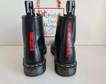 Dr Martens 1460 Hole Anarchy God Save the Queen Sex Pistols