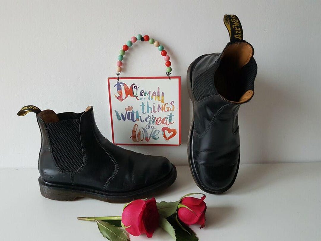 20-60代 人気ファッションブランド Black Martens Dr Chelsea Shoes Boots Leather in Slip Flora 靴