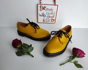 Dr Martens 1461 Yellow 3 Hole Vintage Oxford MIE England  display picture 2