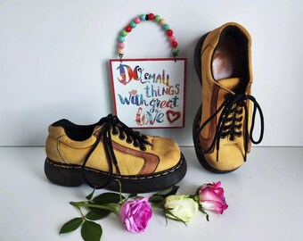 Dr Doc Martens 8351 Vintage England brown yellow platform shoes UK4 EU 37 US6