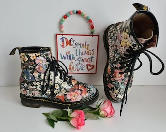 Dr. Martens RARE Vintage Floral 1460 Boots Sienna Miller  display picture 1