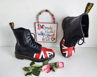 Dr. Martens ユニオンジャック 8ホーブーツサイズUK8 日曜日まで！ ドクターマーチン ユニオンジャック 8ホール 各種サイズ - Etsy 日本