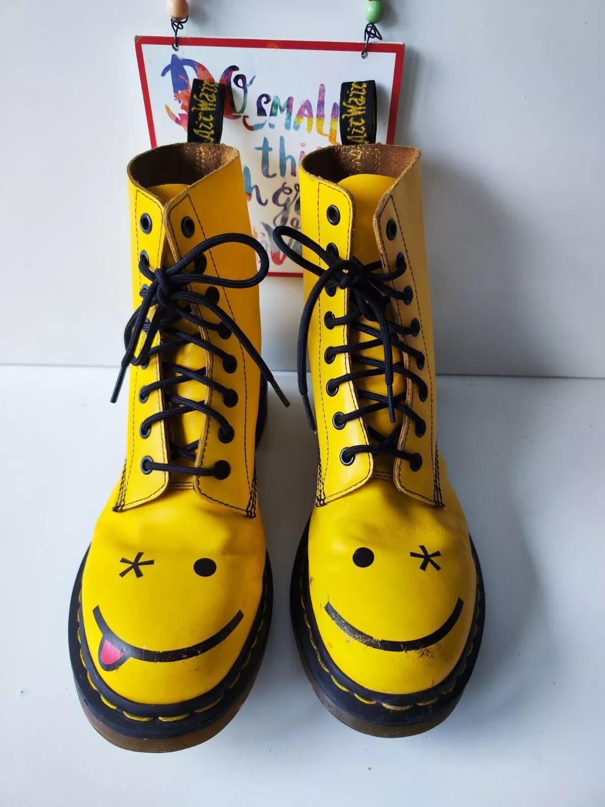 Dr Martens 1460 8 Eye Hincky Smile Smiley Wink Adventure Dr Martens 1460 8 Eye Hincky Smile Smiley Wink Adventure