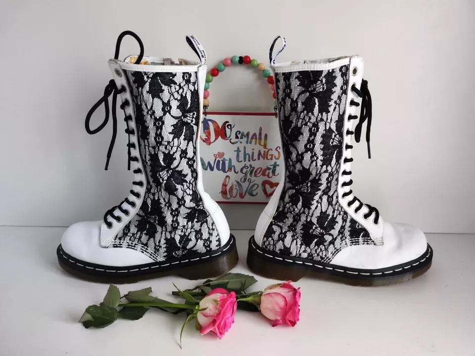 Dr Doc Martens 14 Eye 1b99 White Black Lace Boots UK4 EU37