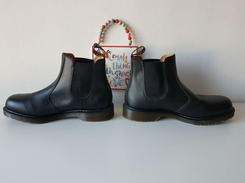 Dr Martens 1460 Flora Chelsea Black Slip in England Vintage