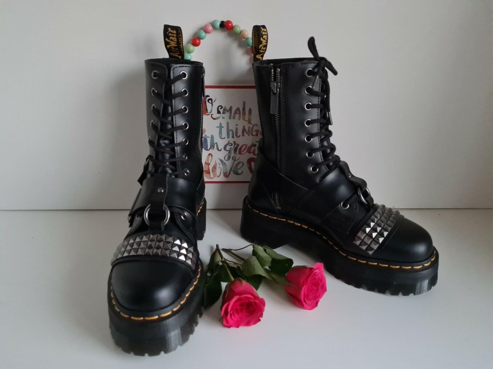 Dr Doc Martens Jadon Hi Stud Buckle Strap Platform Quad Dr Doc Martens Jadon Hi Stud Buckle Strap Platform Quad