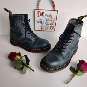Dr Martens 1460 pascal 8 hole teal green rub off boots UK7 EU41 US9