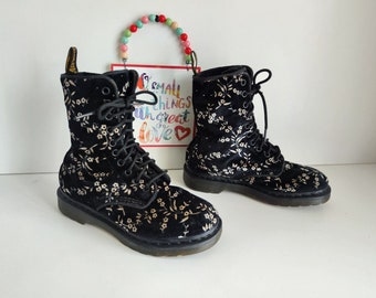 Dr Martens Avery 10 Eye 1490 Black White Suede Floral Boots UK4